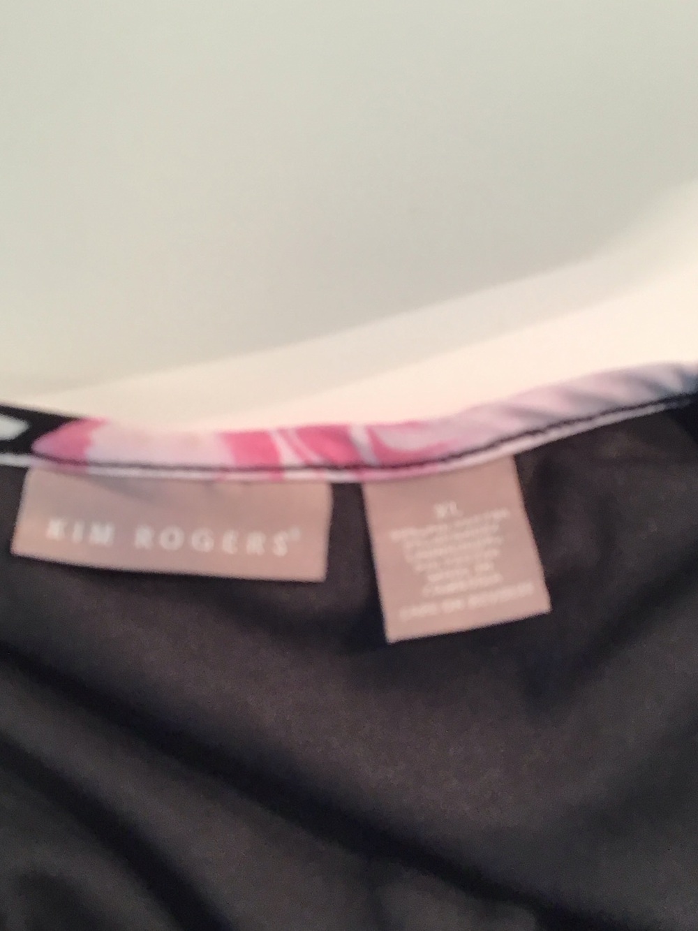 Kim Rogers Pink and Black Floral V-Neck Blouse - Picture 3 of 3
